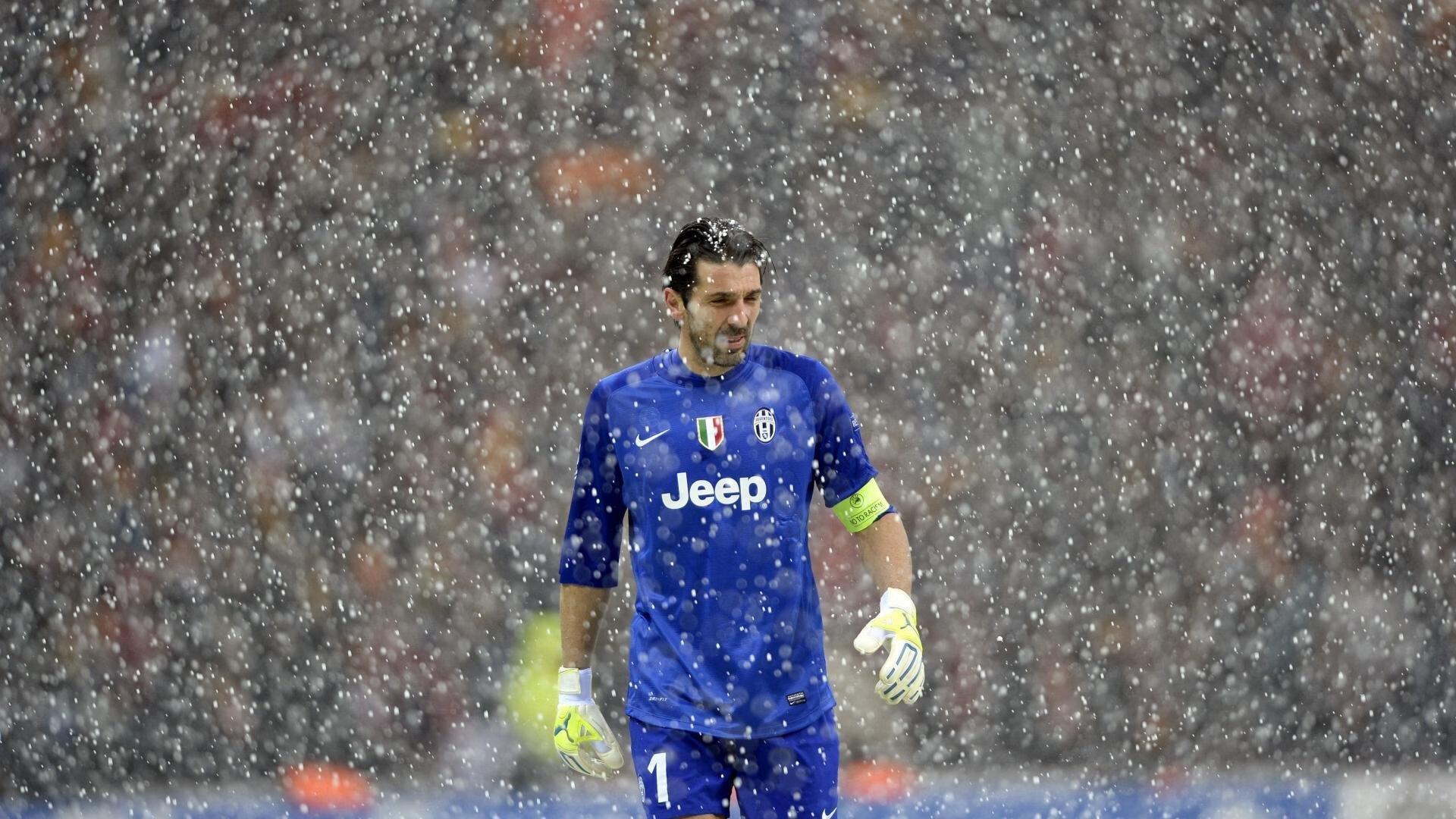 法媒曝英超新军天价求购韩国新星遭拒 米兰加入争夺战