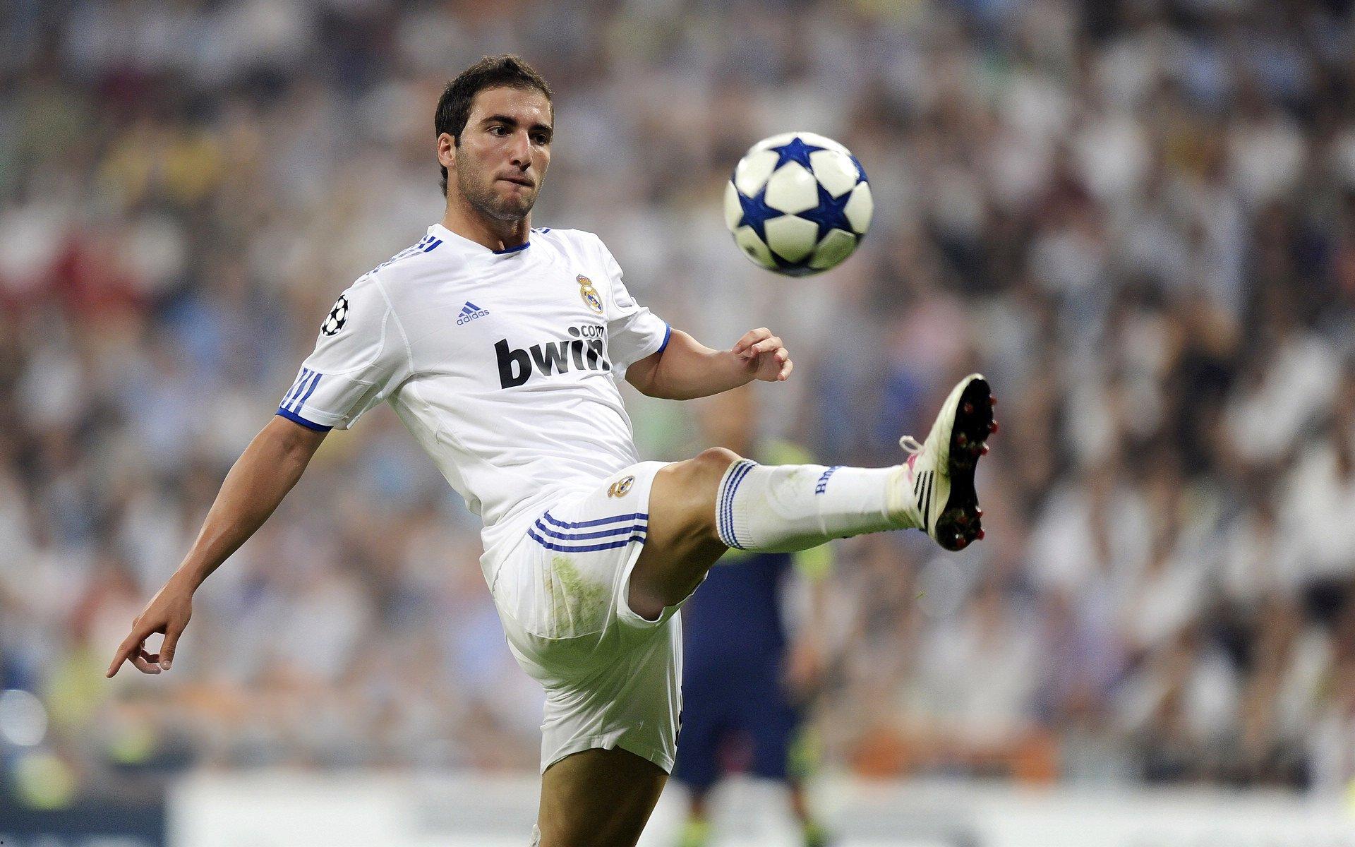 每体曝皇马更衣室权力更迭，维尼修斯地位下滑，姆巴佩接掌核心权杖