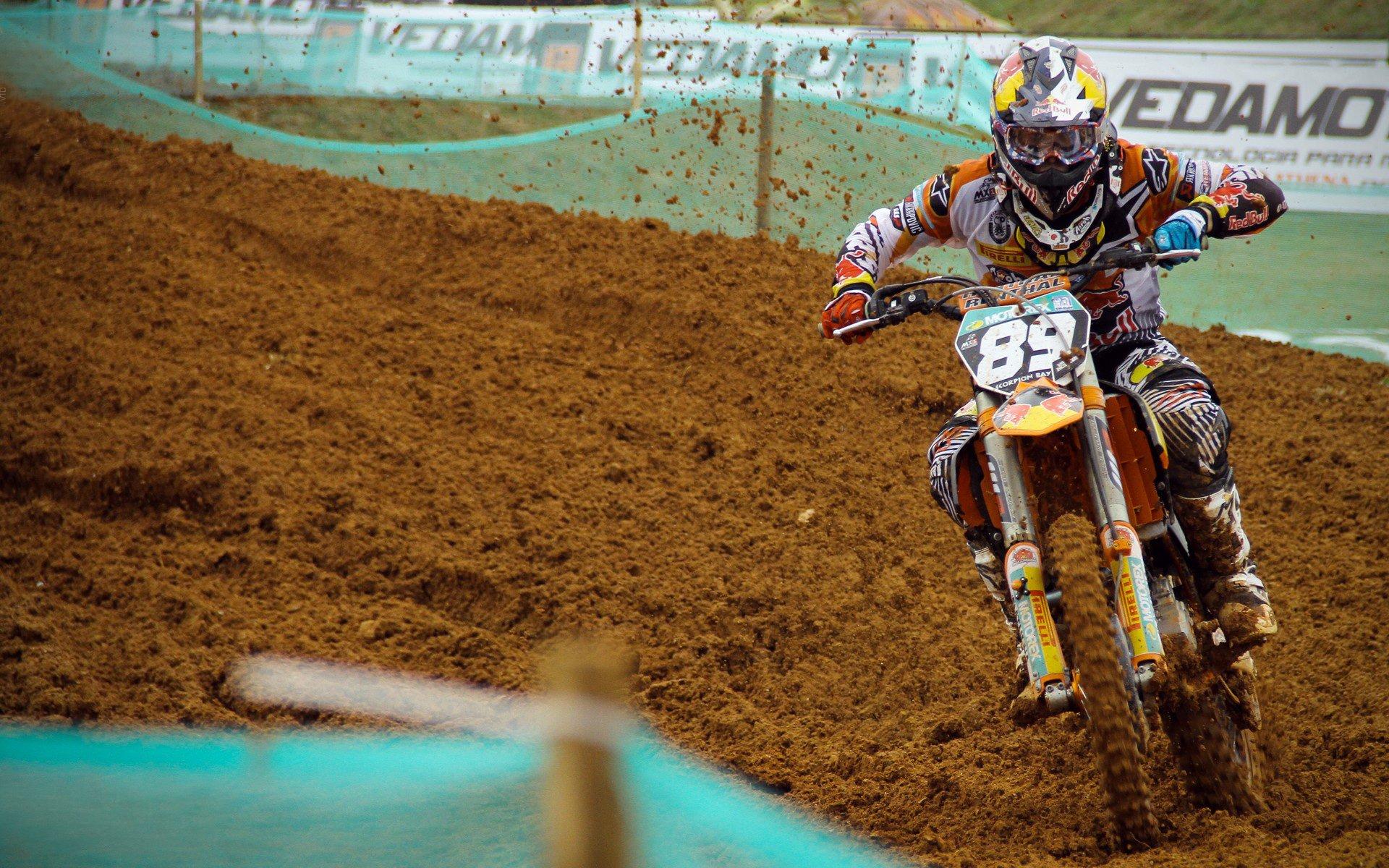 姆巴佩深情告别阿隆索，虽时光短暂，但荣幸曾为你效力